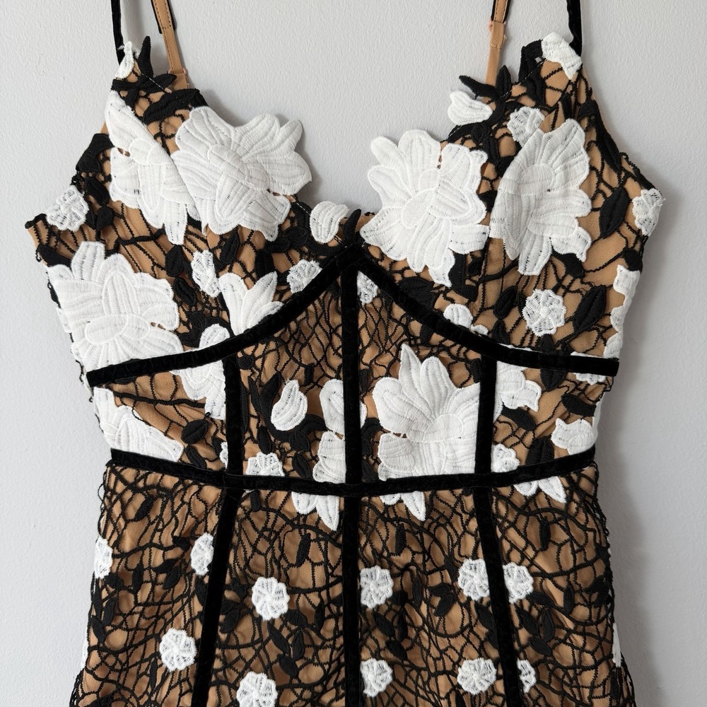 NWT ELLIATT Pembroke Lace Corset Mini Dress Black Nude 3D Floral Bustier XXS 0 - Picture 2 of 16
